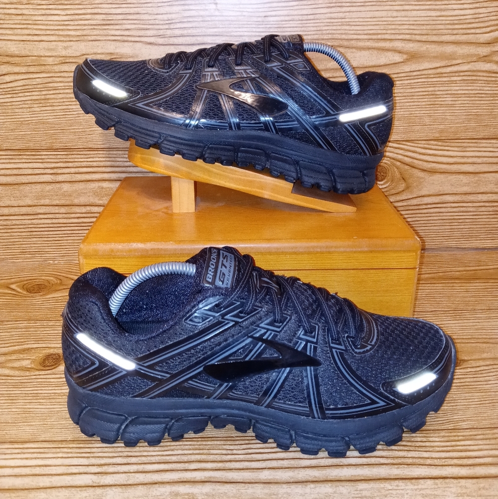 Pre-owned 2016 brooks GTS 17